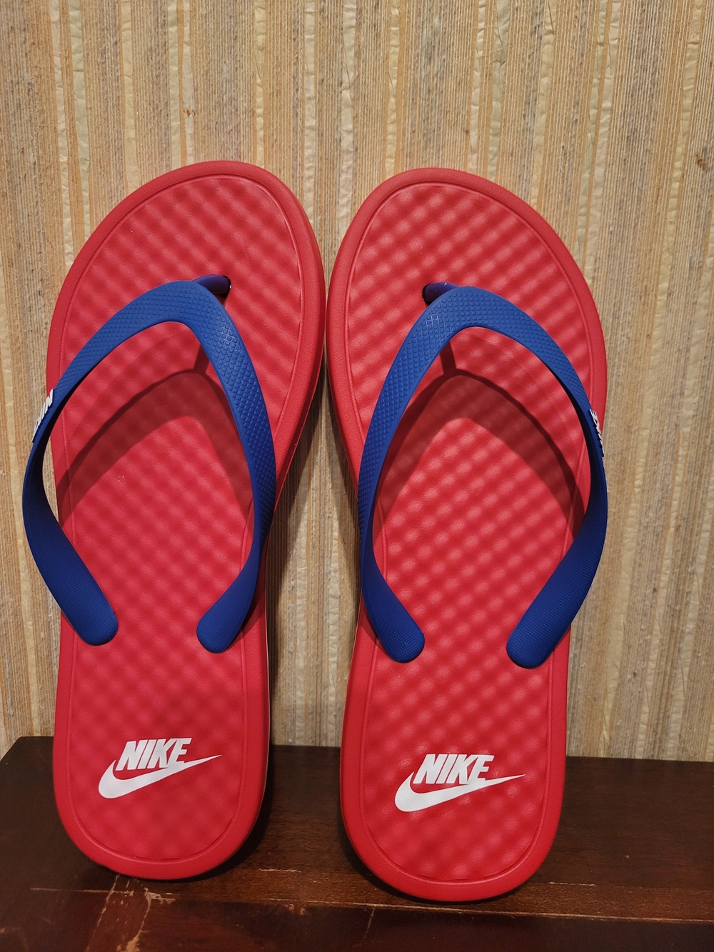Nike On Deck Flip Flops Red and Blue Women's 8 Men's 7
